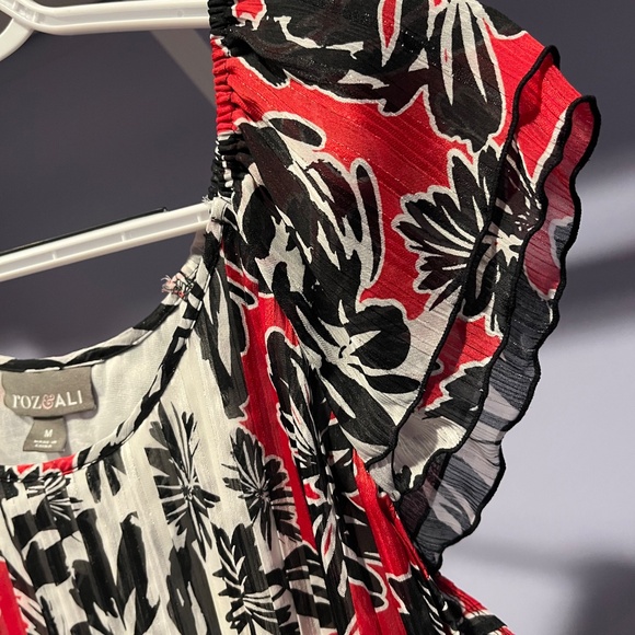 Roz & Ali Size Medium Black, Red, and White Top - Picture 3 of 5